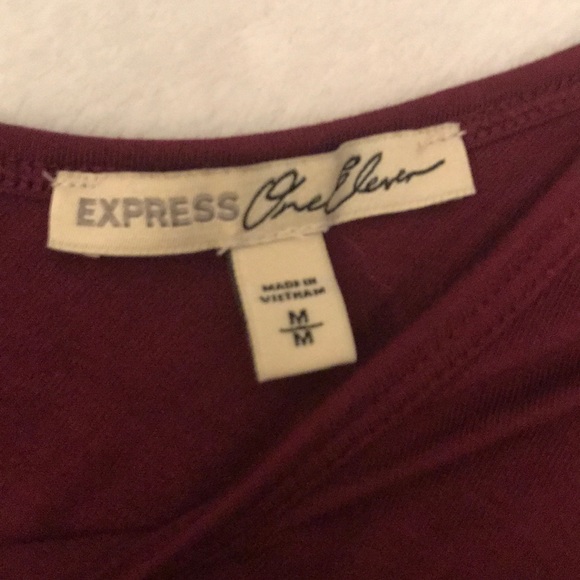 Cold shoulder Express top - Picture 4 of 5